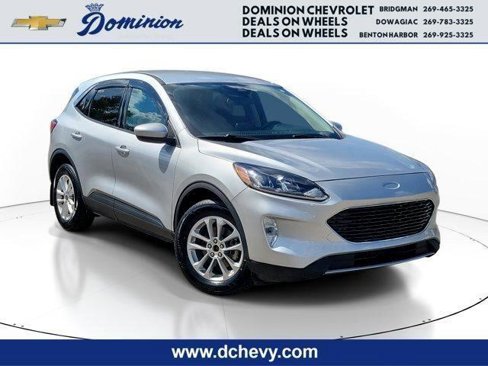 Used 2020 Ford Escape SE image 1