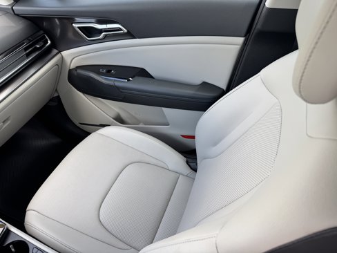 Certified 2023 Kia Sportage EX image 16