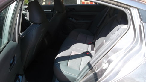 Used 2023 Nissan Altima 2.5 SV image 7