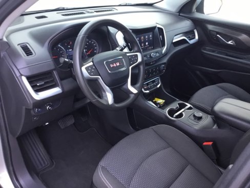 Used 2024 GMC Terrain SLE image 17