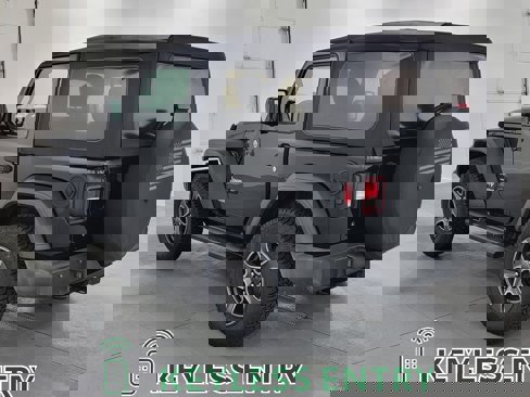 Used 2018 Jeep Wrangler Sport image 6