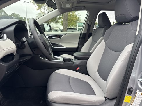 Used 2019 Toyota RAV4 XLE image 16