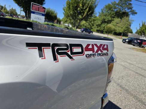 Used 2021 Toyota Tacoma TRD Off-Road image 18