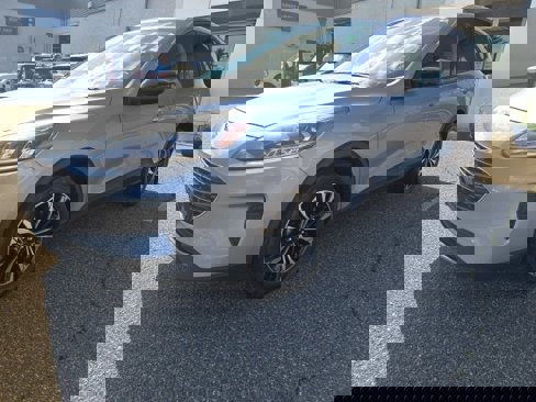 Used 2022 Ford Escape SE w/ SE Sport Appearance Package image 3