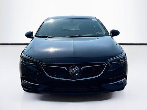 Used 2019 Buick Regal Essence w/ Driver Confidence Package I image 2