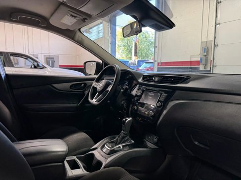 Used 2021 Nissan Rogue Sport S image 30