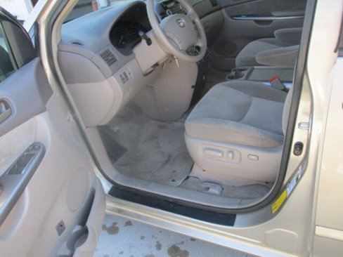 Used 2008 Toyota Sienna LE image 25