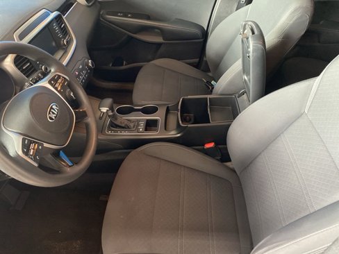 Used 2019 Kia Sorento LX image 8