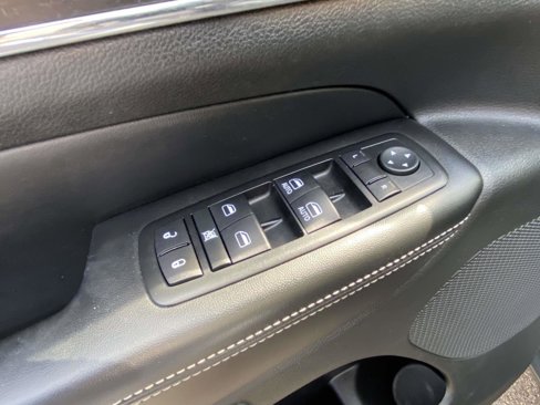 Used 2015 Jeep Grand Cherokee Limited image 9