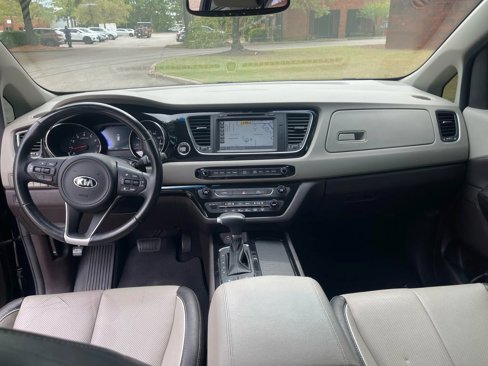 Used 2018 Kia Sedona SX Limited image 17