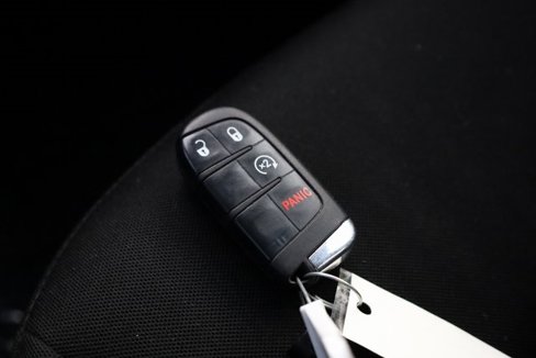 Used 2017 Jeep Renegade Altitude image 27