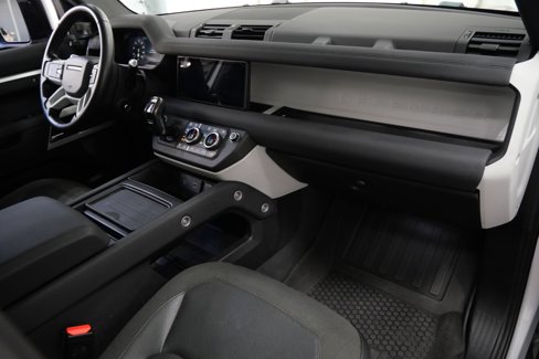 Used 2020 Land Rover Defender 110 First Edition image 13