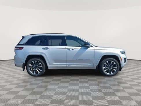 New 2023 Jeep Grand Cherokee Overland w/ Rear Seat Video Group I image 6