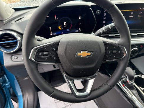 New 2025 Chevrolet Trax LT w/ Driver Confidence Package image 13