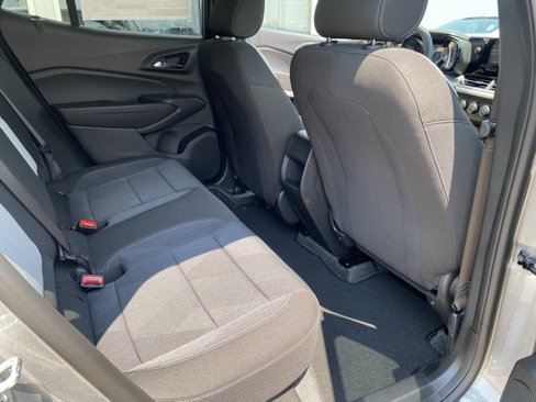 New 2025 Chevrolet Trax RS w/ Sunroof Package image 20
