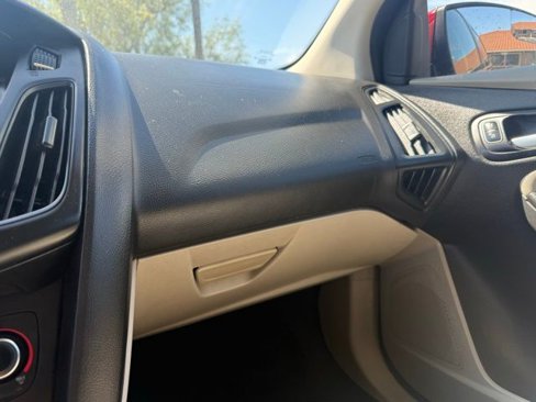 Used 2017 Ford Focus SE image 26
