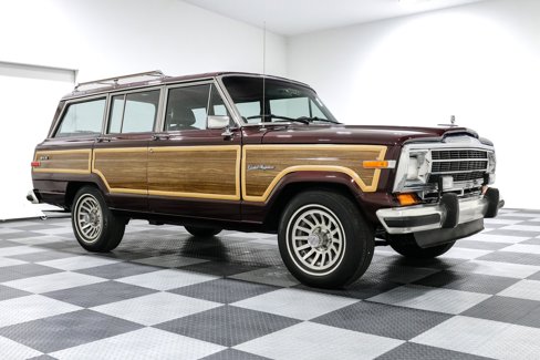 Used 1989 Jeep Grand Wagoneer image 1