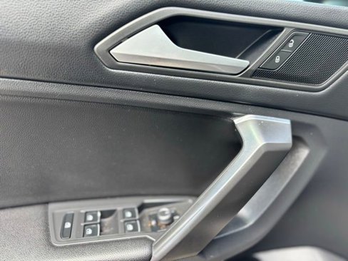 Used 2021 Volkswagen Tiguan SE image 24