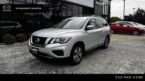 Used 2018 Nissan Pathfinder S image 1