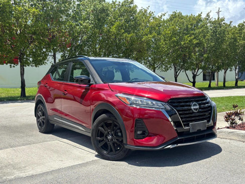 Used 2022 Nissan Kicks SR w/ Premium Package image 3