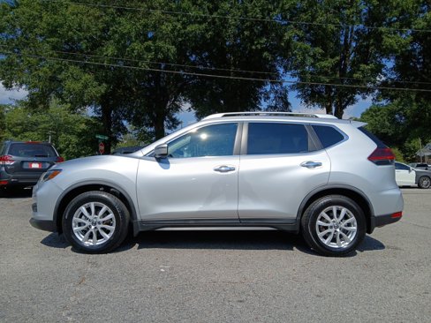 Used 2018 Nissan Rogue SV image 1