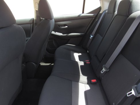Used 2022 Nissan Sentra SV image 12