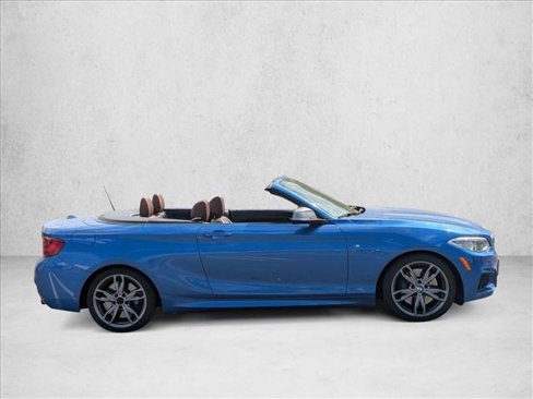 Used 2015 BMW M235i Convertible image 4