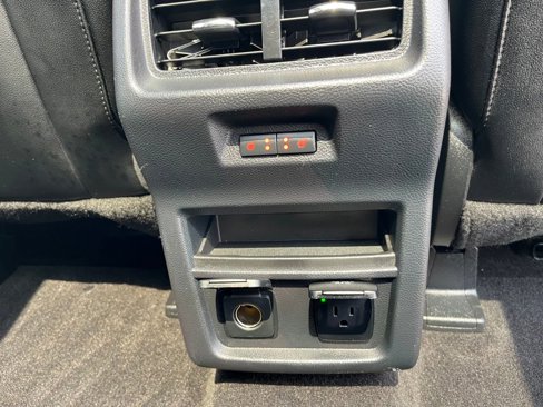 Used 2019 Ford Edge Titanium image 15