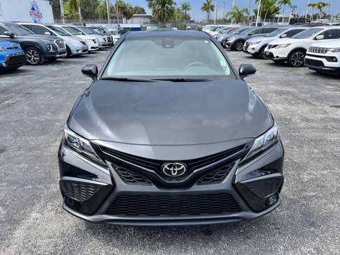 Used 2022 Toyota Camry SE image 3