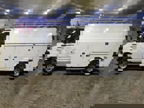 Used 2015 Ford E-350 and Econoline 350 Super Duty image 10