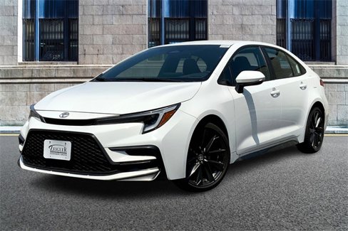 Used 2024 Toyota Corolla SE image 2