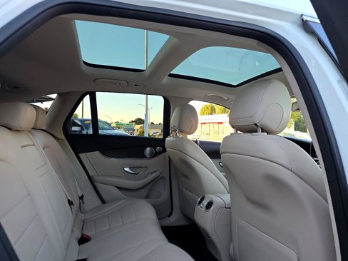 Used 2019 Mercedes-Benz GLC 300 4MATIC w/ Premium Package image 49