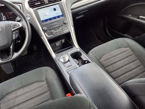 Used 2020 Ford Fusion SE image 14
