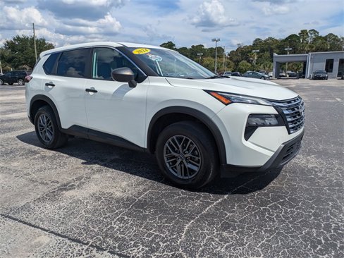 Used 2024 Nissan Rogue S image 2