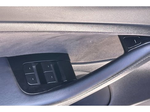 Used 2020 Tesla Model 3 Standard Range image 11