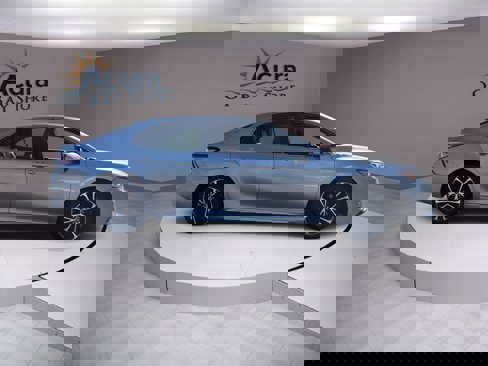 Used 2019 Toyota Camry SE image 4