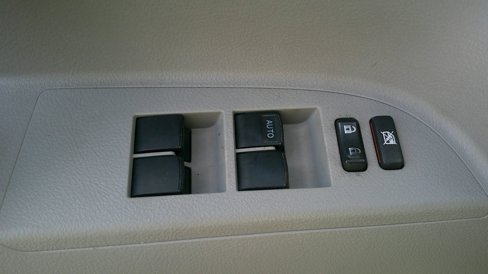 Used 2012 Toyota Highlander FWD image 12