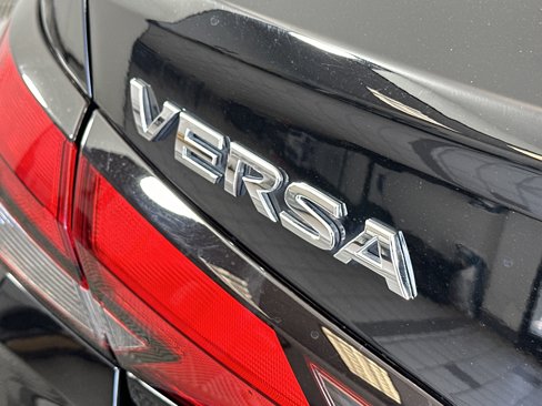 Used 2023 Nissan Versa SV image 15
