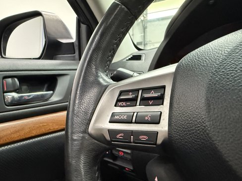 Used 2013 Subaru Outback 3.6R Limited w/ Moonroof Pkg image 16
