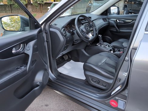Used 2020 Nissan Rogue SL image 11