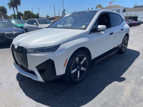 Used 2022 BMW iX xDrive50 w/ Sport Package image 3