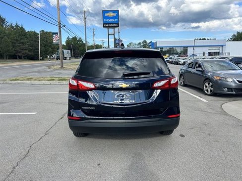 Used 2020 Chevrolet Equinox LS w/ LS Convenience Package image 4