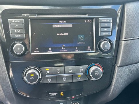 Used 2019 Nissan Rogue S image 17