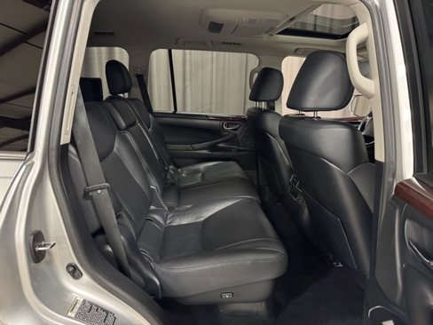Used 2011 Lexus LX 570 4WD image 12