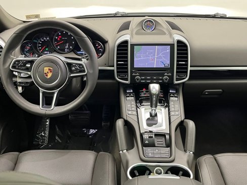 Used 2017 Porsche Cayenne Platinum Edition image 32