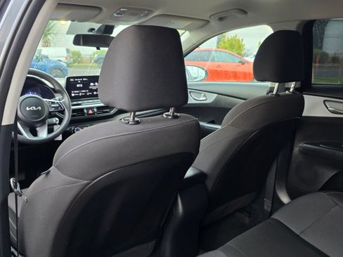 Used 2023 Kia Forte LXS w/ LXS Technology Package image 19