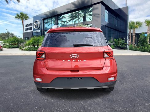 Used 2023 Hyundai Venue SEL w/ Cargo Package image 4