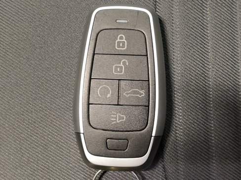 Used 2019 Ford Escape SE image 32