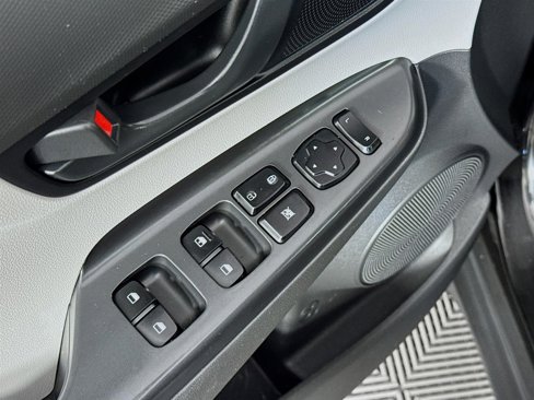 Certified 2022 Hyundai Kona SEL image 18