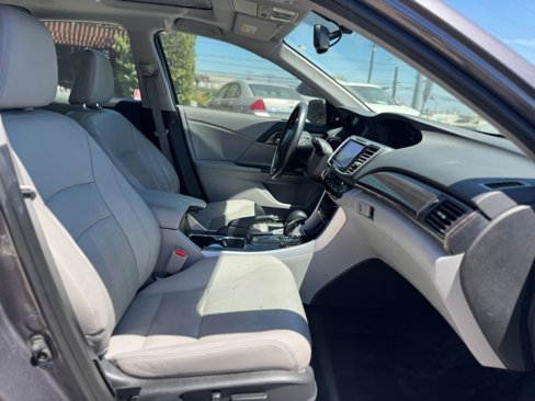 Used 2017 Honda Accord EX-L image 29
